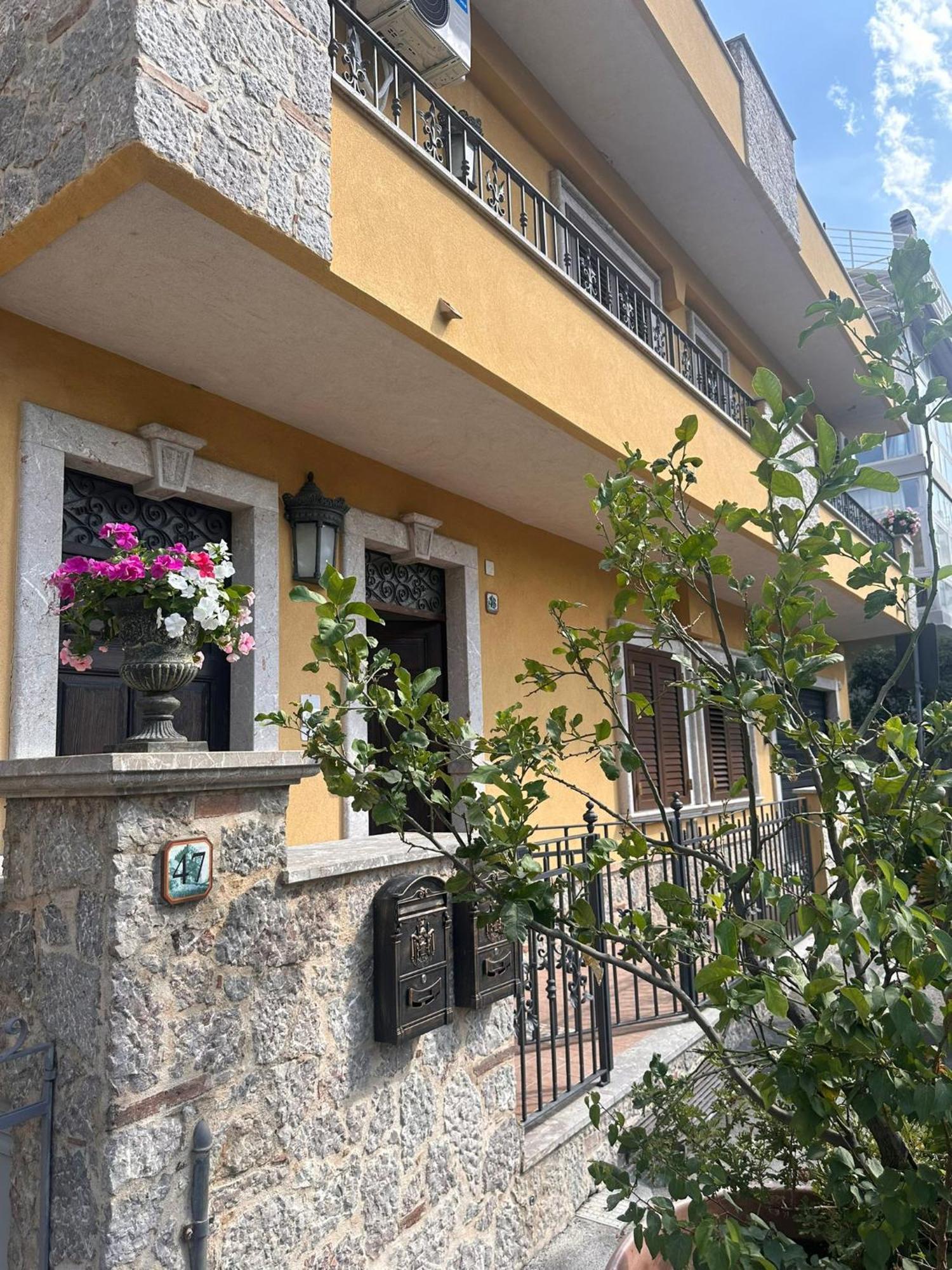 Gloden House Apartments Taormina Eksteriør billede